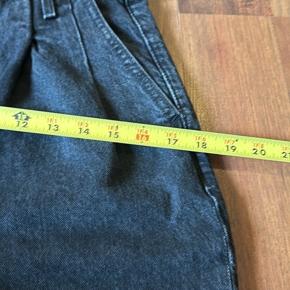 Abercrombie & Fitch A&F High Rise Black Mom Jean Size 26 2 Short - Picture 10 of 11